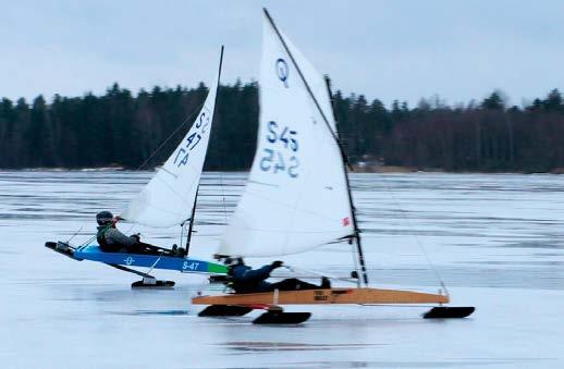 Rankingseglingen på Ekoln vid vilken 45 seglare deltog anordnades av Stockholms isjaktsklubb och genomfördes med hjälp av Uppsala issegling.