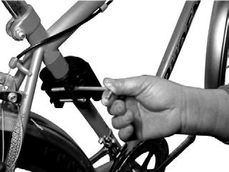 DK Monteringsanvisninger for cykelbarnestol Advarsel 1. Belast ikke barnestolen med ekstra bagage. 2. Foretag ikke egne ændringer af barnestolen. 3.