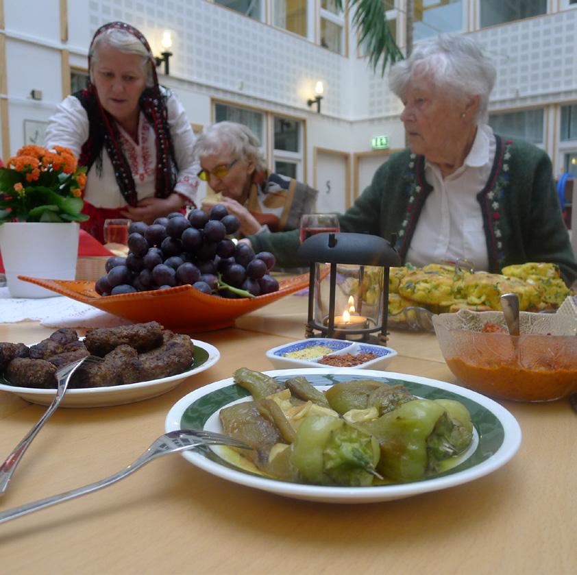 Eken aktivitetscenter - en mötesplats i Skärholmen Du som är 65 år eller äldre, vårdar en äldre anhörig eller närstående