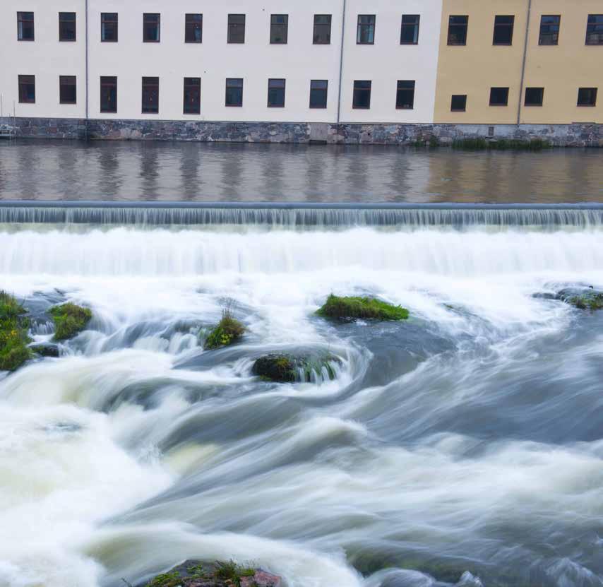 Holmens kraftanläggningar Holmens produktionsandel År för Vattendrag Vattenkraftverk % GWh* byggnation Umeälven Harrsele 49 470 1957-58 Tuggen 22 97 1962 Gideälven Stennäs 10 3 1985-96 Gammelbyforsen