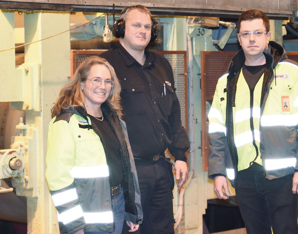 Från vänster: Valmets project manager Anna Johansson, underhållschef på Nordic Paper Greåker Magne Andersen och mill sales manager Peter Lindgren från Valmet.
