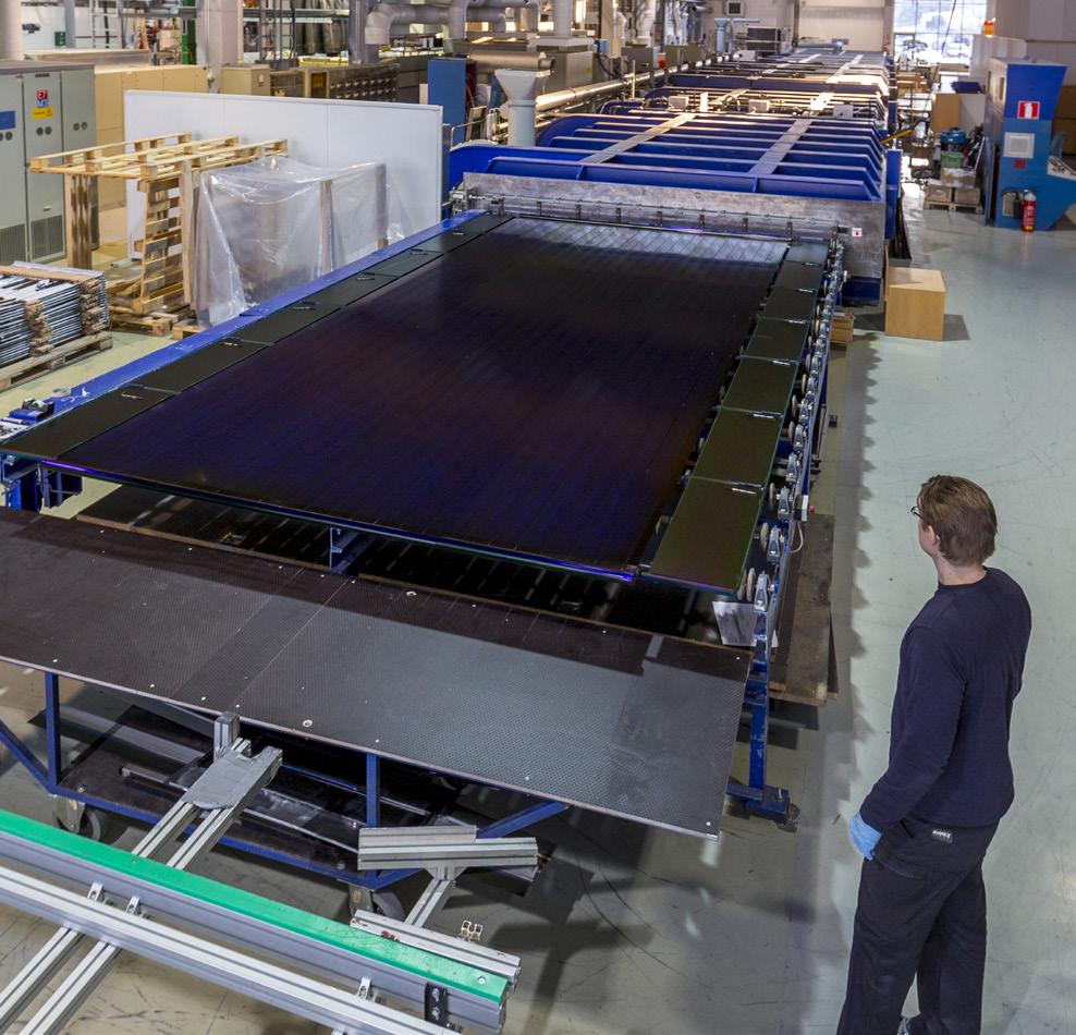 OM SAVOSOLAR Savosolar är ett Finskt bolag som tillverkar internationellt prisbelönta solvärmefångare och absorbatorer tillsammans med fullskaliga energiproduktionssystem.