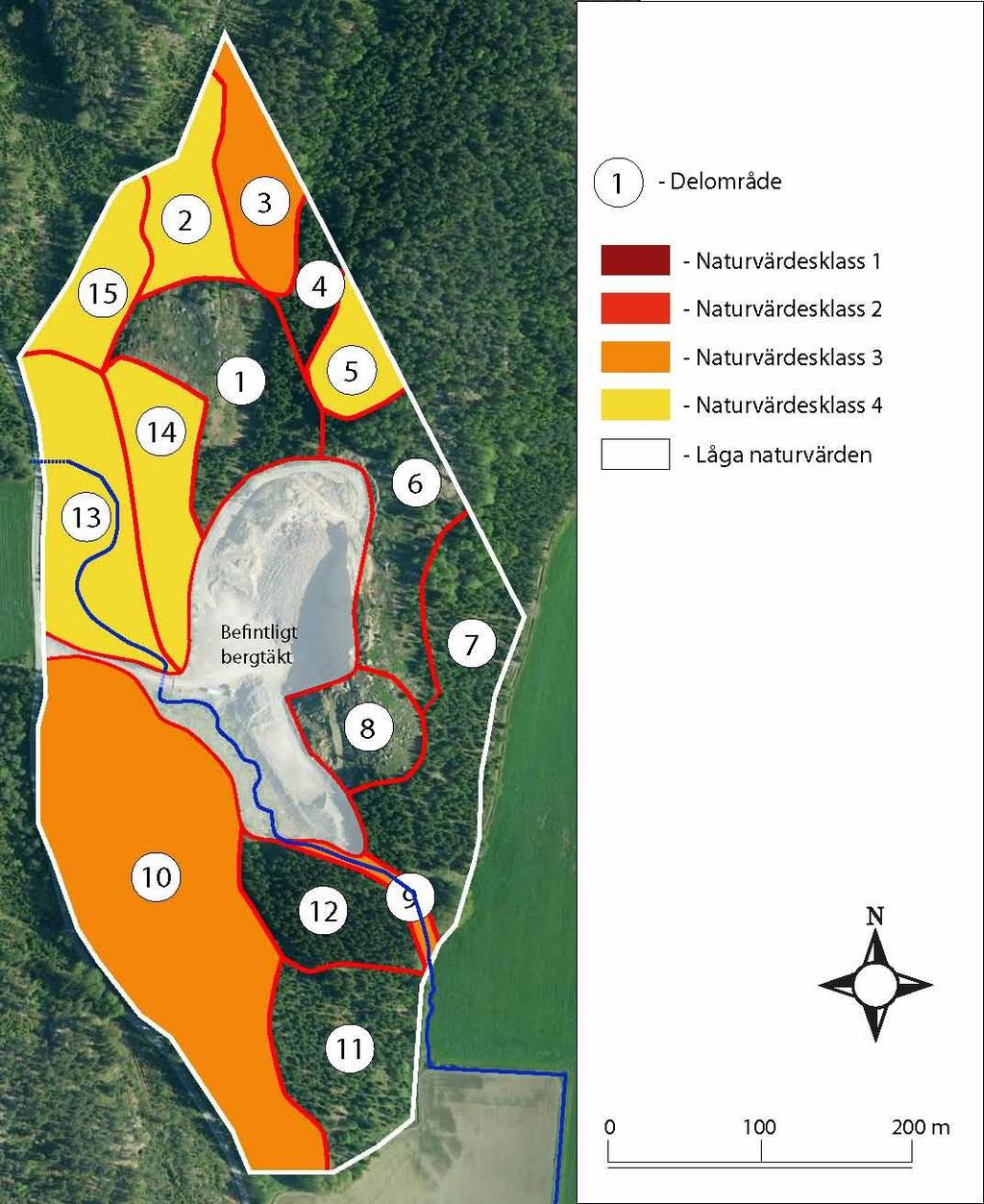 5 RESULTAT Under inventeringsarbetet registrerades ca 30 arter av växter och svampar. Endast en av dessa (tallticka, Phellinus pini) utgör en signalart och återfanns i område 10.