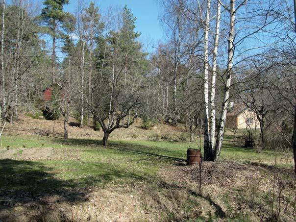 ÖSTERÅKERS KOMMUN UTSTÄLLNINGHANDLING 6 (15) Nordost om och tillhörande den äldre bebyggelsen ligger ett äldre svinhus som ingår i kulturmiljön vid torpet.