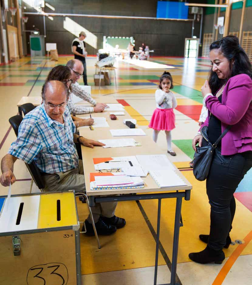 Så fungerar riksdagen 9 Tre val samma dag till riksdag, landsting och kommuner.