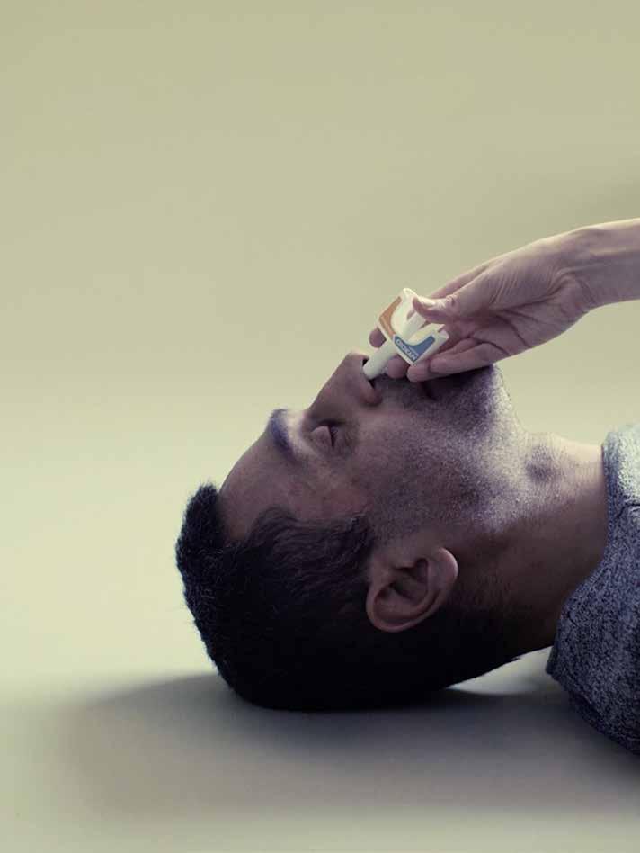 21 Nasalt läkemedel för akut behandling vid livshotande opioidöverdos Nyxoid (naloxon) är den första godkända intranasala sprayen för reversering av en