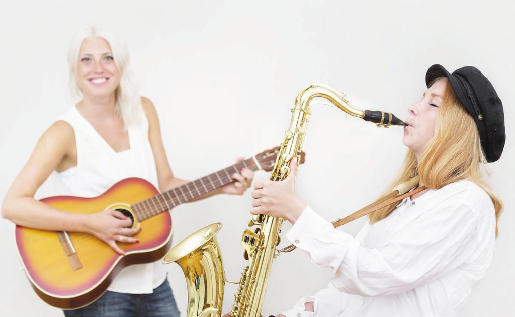 Orkester Priser vardag/dagtid Vård och omsorg: 3000:- Föreningar/mötesplatser: 3500:- Malmö dragspelsensemble Från tradition till konsertton Tid/arrangemang: 45 minuter på dragspel Ensemblen består