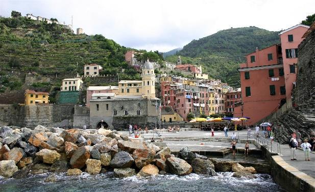 Dag 5 Bonassola Levanto Monterosso Från Bonassola vandrar du först längs en gammal järnväg som nyligen gjorts om till en fin cykelstig.