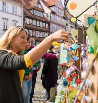 Ägarledda butiker, originella antikaffärer och små konstgallerier lockar dig att gå på upptäcktsfärd.