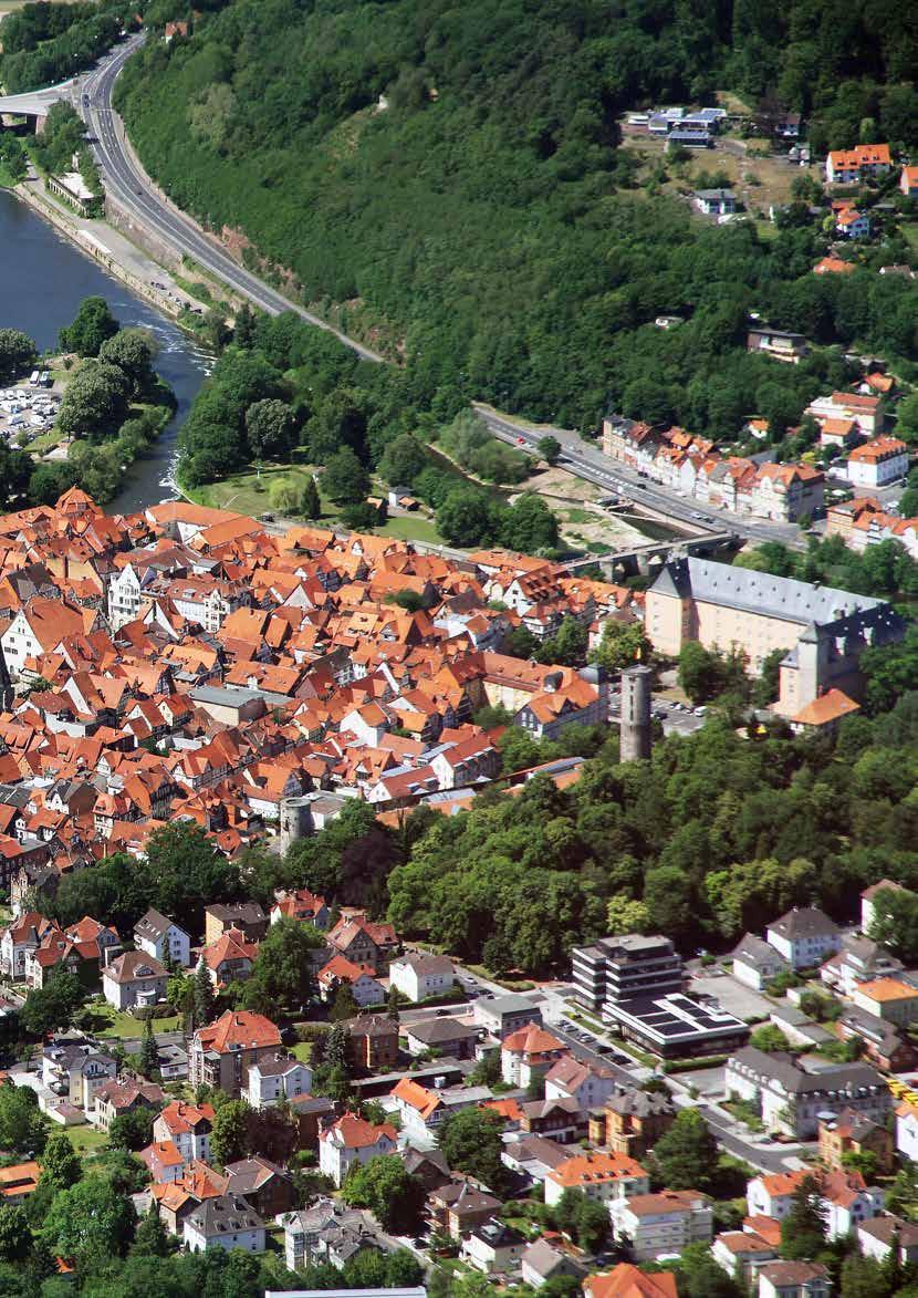 STAD. LAND. FLODER. Weserliedanlage utkikspunkt och minnesmärke Gå på upptäcktsfärd genom Hann.