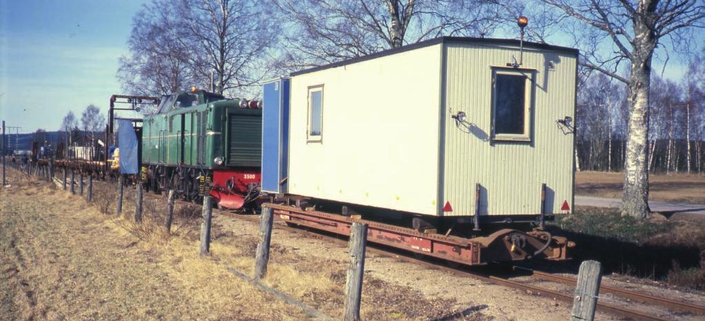 några fanns kvar som grusvagnar in på 1970-talet. Andra tidiga typer var N och G-vagnar av olika varianter. Även kalkvagnar littera R fanns. Några boggievagnar för träkolstransporter inköptes.