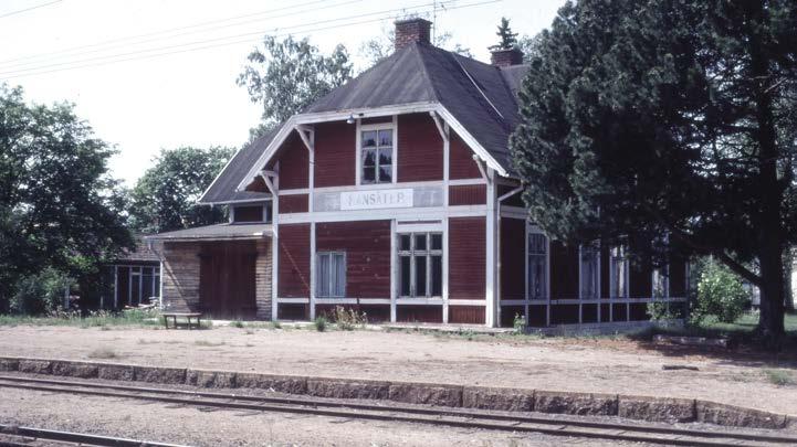 Station, obevakad från 1957-06. Forsnäs (Km 117) hållplats. Dejeforsbruk (Km 119,3) öppnad 1903-10-01 signatur Df. Station.