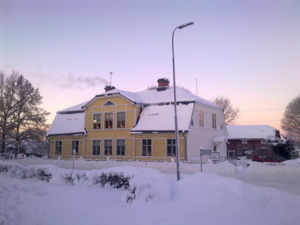 ÖSTERFÄRNEBO Färnebo folkhögskola har verksamhet i Österfärnebo samt Gävle i södra Gästrikland. Utbildningen Agera för hållbar omställning ges i Österfärnebo.