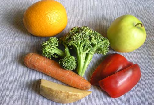 Äta grönsaker, baljväxter, frukt och bär är hälsosamt.