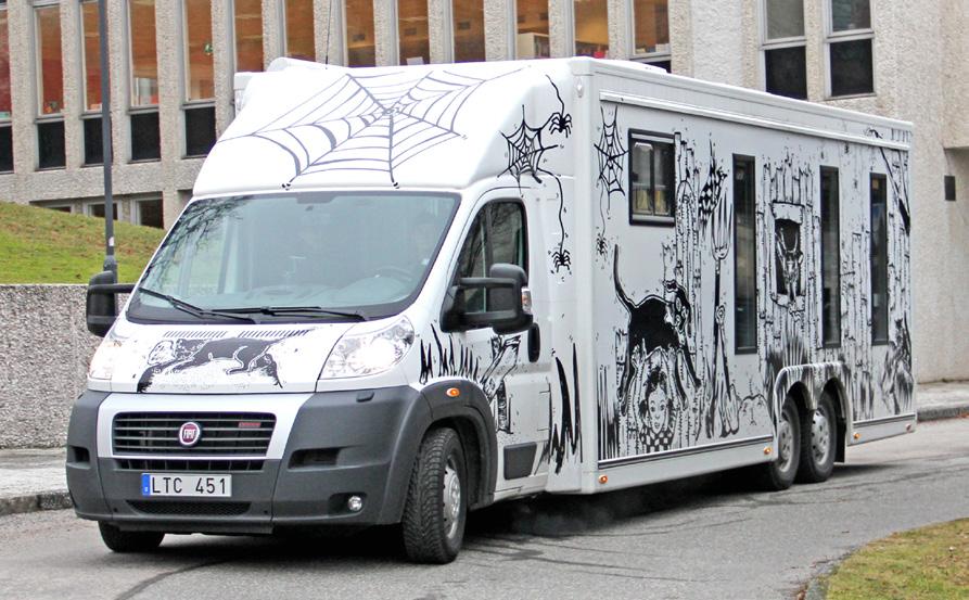 BOKBUSS 18 juni till 13 juli Vecka 25 Tid Plats Måndag 18/6 13 18 Norrby Tisdag 19/6 10 14 Odenslund 4H Onsdag 20/6 10 15 Badresor Sjömarken Torsdag 21/6 13 18 Hässleparken Vecka 26 Tid Plats Måndag