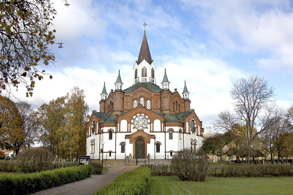 Foto: Peder Persson Religionskunskap 150 p En kurs för dig som vill lära mer om: Olika religioner och livssyn Våra egna och andras tankar om