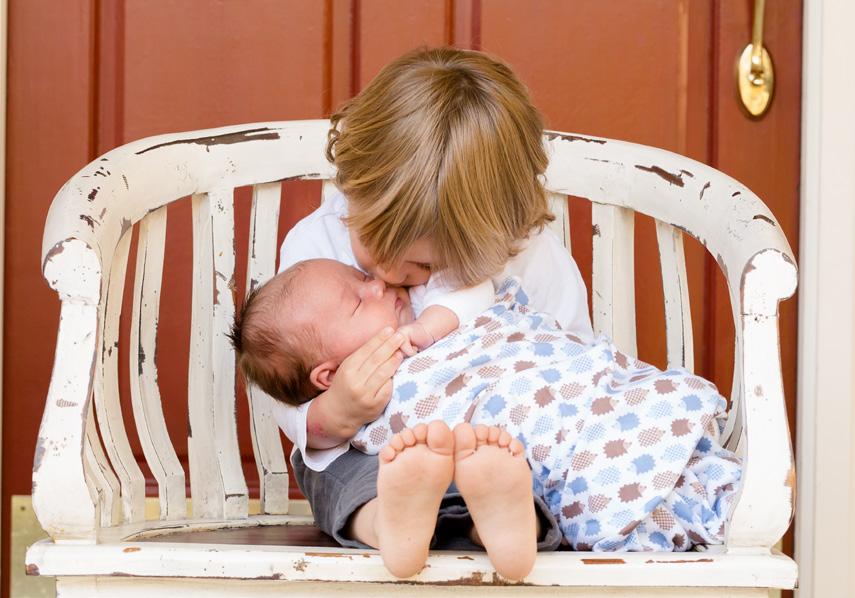 ATT BLI EN FAMILJ MAMMA Den nya familjen Den nya familjen behöver lugn och ro för att anpassa sig. Låt gärna besöken vänta!