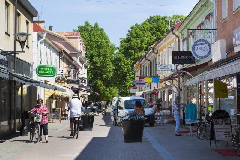 Shoppingtur med lunch som ingår i resan (150 kr Kaffe, dryck ingår) på Månsols! Pris 400 kr bindande!