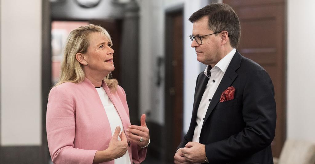 Ordförandeord och VD-ord SYSTEMBOLAGETS ANSVARSREDOVISNING 2018 Ett samtal med vår VD och vår styrelseordförande I årets ansvarsredovisning har Kenneth Bengtsson, styrelseordförande, och Magdalena