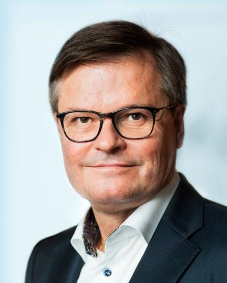 FINANSIELL RAPPORTERING Styrelse Kenneth Bengtsson, ordförande Viveca Bergstedt Sten Robert Damberg Crister Fritzson Född: 1961 Född: 1959 Född: 1982 Född: 1961 Huvudsaklig utbildning: Gymnasieekonom