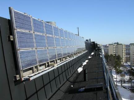 Solceller håller länge Anläggning i Huvudsta, togs i drift 1984 2016