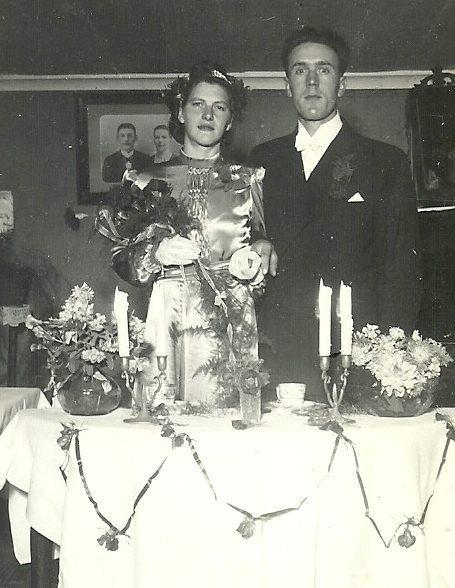 1942 gifte sig John Andersson från Kilinge 3:1 och Karin Thorstensson