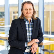RINGFEDER POWER TRANSMISSION VBG GROUP ÅRSREDOVISNING 2018 DIVISIONSCHEFEN SVARAR På rätt väg med högre lönsamhet Under 2018 ökade omsättningen och lönsamheten förbättrades.
