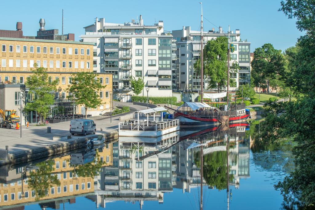 7.4.3 Granska kontroller av efterbehandlingen Den som genomför efterbehandlingen ansvarar för att den genomförs enligt de tillsynsbeslut som fattats och enligt miljölagstiftningen.