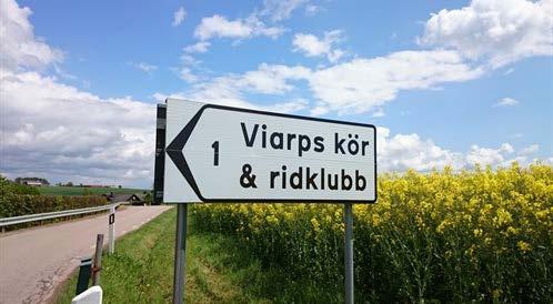 Efter ca 4-5 km sväng höger in på grusväg efter flygfältet vid skylt
