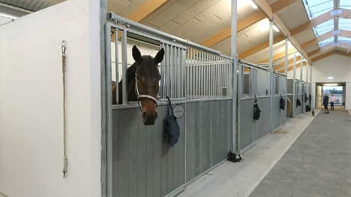 Skiss över anläggningen Stall Framridning Tävlingsarena Parkering