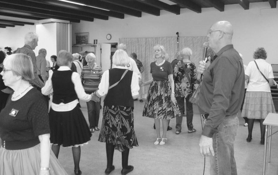 i vinter och vår En skåning i stan! Han tog sig ända till Kallhäll (stans bästa squaredans-ställe enligt dansansvariga Karin Sjöholm) för att calla till Seniorernas dans lördagen 18 april.