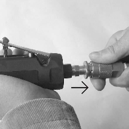 SAE 10 oil, sewing machine oil or similar, with moisture absorber, corrosion inhibitors, metal wetting agent and EP additives can be used. Do not use flushing oil.