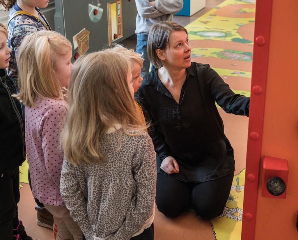 SKOL- OCH UNGDOMSVERKSAMHETEN Den pedagogiska verksamheten har sedan starten av Fredens Hus både varit prioriterad och uppskattad. Under 2018 uppdaterades och utvecklades verksamheten på flera sätt.