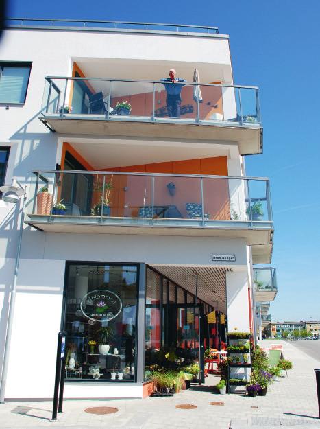 FOTO: KJELL FORSHED, BRUNNBERG & FORSHED ARKITEKTKONTOR I Tullinge trädgårdsstad blandas fyrfamiljshus, radhus, parhus och enfamiljshus inom kvarteren kring gröna gator.