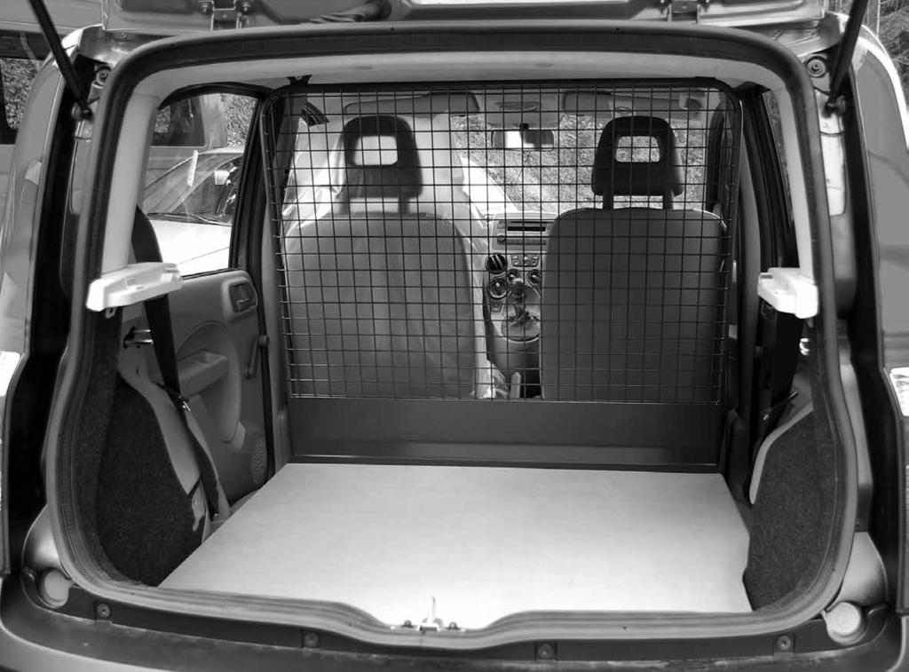 Panda I Kastenwagen/Combi Bodenverkleidung I Trennwand Bodenverkleidung Im Laderaum, fest eingebaut Original-Fahrzeugboden mit Rostschutzbehandlung Alle Holzböden mit Alu-Abschlussleisten bei den