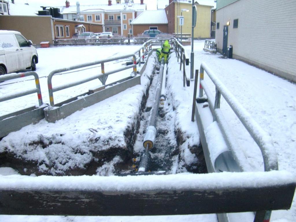 Styrande var om arkeologiskt intressanta företeelser observerades. Regelbunden kontakt hölls med ansvariga för schaktningsarbetet i fält, varefter besök gjordes på platsen.