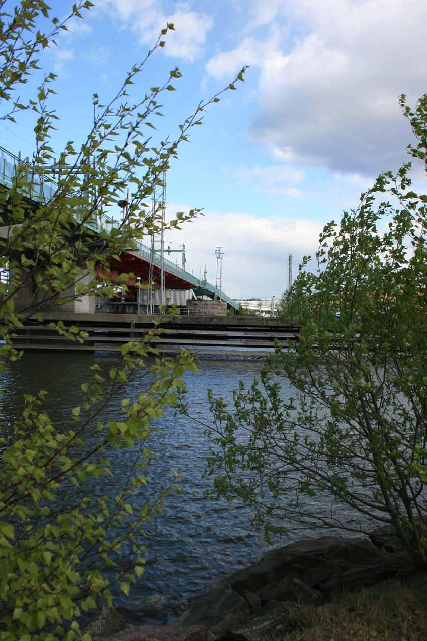 Trafikverket planerar en dubbelspårsutbyggand av den cirka tio kilometer långa Hamnbanan och för sträckan Olskroken - Kville kommer delar av spåret att gå på bro över vattendrag.