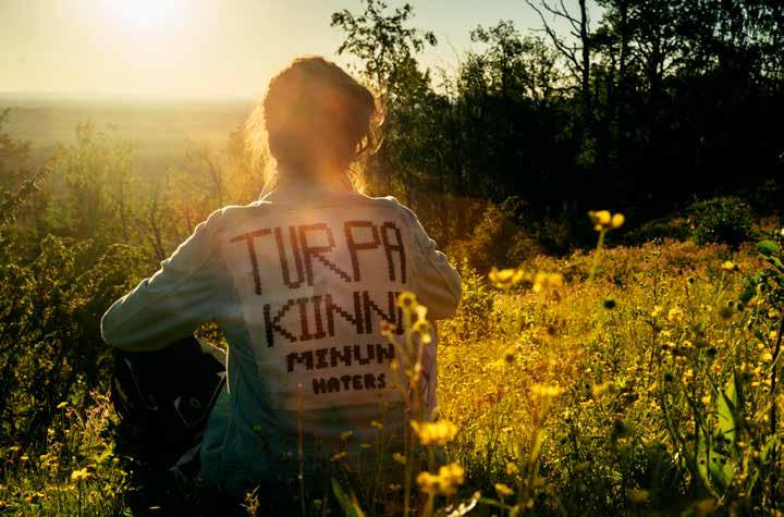 Foto: Josef Persson Ljudbang Ur Jon Blåheds kortfilm Turpa kiinni minun haters där minoritetsspråket meänkieli talas. 52 roll för språkens överlevnad.