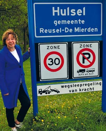Mindere tijden De afgelopen decennia kampte Hulsel met een gebrek aan woningen en voorzieningen. Vooral de jeugd vertrok daardoor naar omliggende gemeenten.