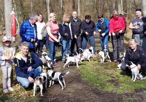 Skåne/Blekinge: Femtontalet personer promenerade vid Odensjön/Skäralid den 22 april.