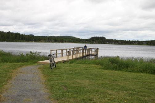 Servicen kring sjön är god med stig, vindskydd, grillkåta, grillplatser samt 12 bryggor. En av bryggorna är en handikappbrygga.
