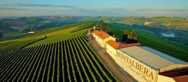 Söndag Sovmorgon och lite egen tid innan checkar ut och beger oss till Castagnole Monferrato, 40 km norr om Barolo, och producenten Montalbera.