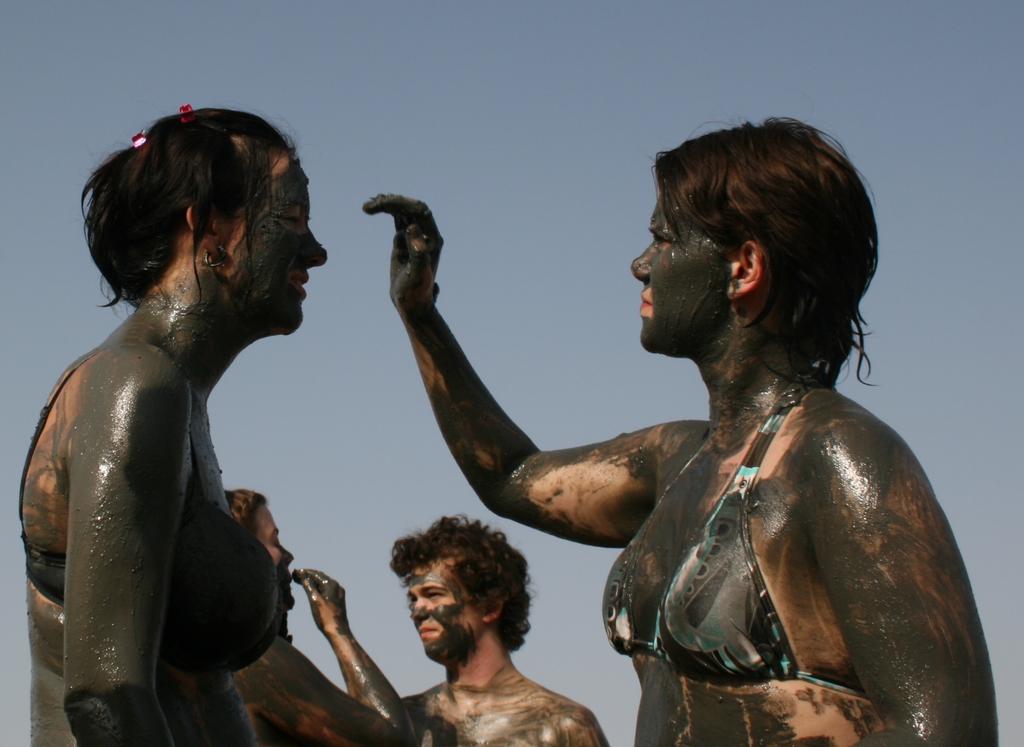 Dopplatsen - Johannes döparen och Jesus Qumran Ein Gedi - David och Saul Bad i Döda Havet Kör till Jerusalem Incheckning på hotellet, Jerusalem Tower.