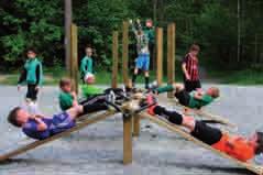 LÄNGDSKIDOR Skidsektionens syfte är att locka både barn och vuxna att motionera.