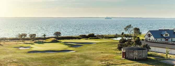 Landskrona Golfklubb - spel på två högklassiga banor Som gäst på Landskrona Golfklubb har du möjlighet att spela golf på två högklassiga banor, båda med fascinerande utsikt över Öresund och Ven.