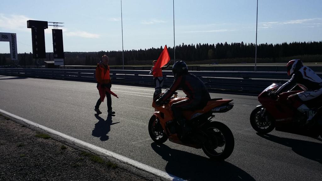 SMC Sport Ta steget in i Road Racing genom välordnade