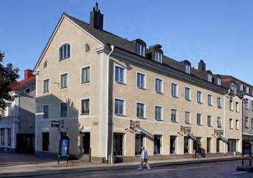 Arkitekt: ArkitektBolaget Beställare: Växjöbyggen Entreprenör: BPA Byggår: 1993 14 Kv. Klostret I slutet av 1980-talet präglades en stor del av innerstadens gaturum av luckor, rivningstomter.