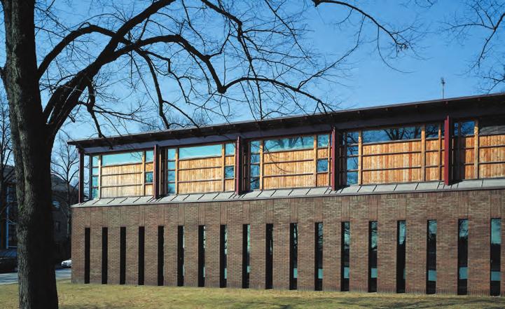 SÖDRA JÄRNVÄGSGATAN Smålands museum Emigrantinstitutet SÖDRA JÄRNVÄGSGATAN 23 Emigrantinstitutet Emigrantinstitutet ritades ursprungligen av arkitekt Bent Jörgen Jörgensen och byggdes 1967-68.