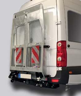 zur rechten Hecktüre. mit Hubwagen oder bis zu vier Rollbehältern zur Verfügung.