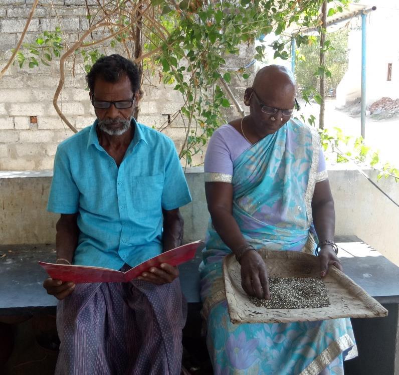 Nu ser jag alltid klart Arumugam Natesan, 61 år, är född i en stor familj med fem söner där alla arbetar med jordbruk eller är chaufförer. Arumugam själv arbetar som bonde.